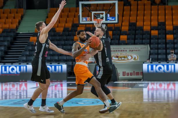 但面对雄鹿 但面对雄鹿