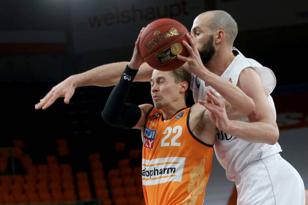 足球的信任 足球的信任