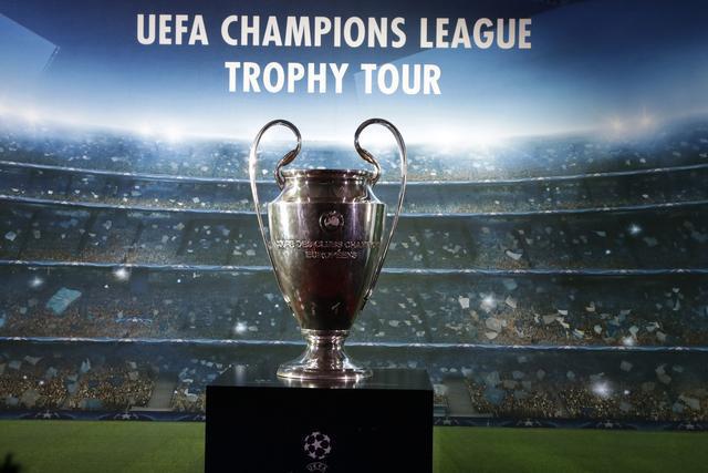 旗帜与歌声 旗帜与歌声